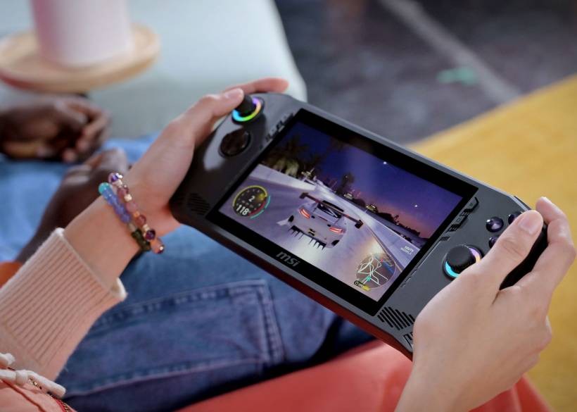 Intel Eyes Gaming Handheld Market with Panther Lake to Challenge AMD
